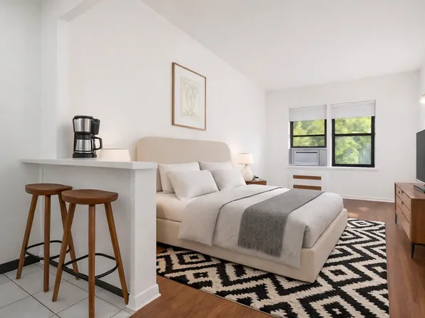 119 East 83rd Street image 1 of 5