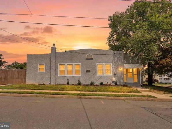 3 Kirk Ave, Ewing, NJ 08638