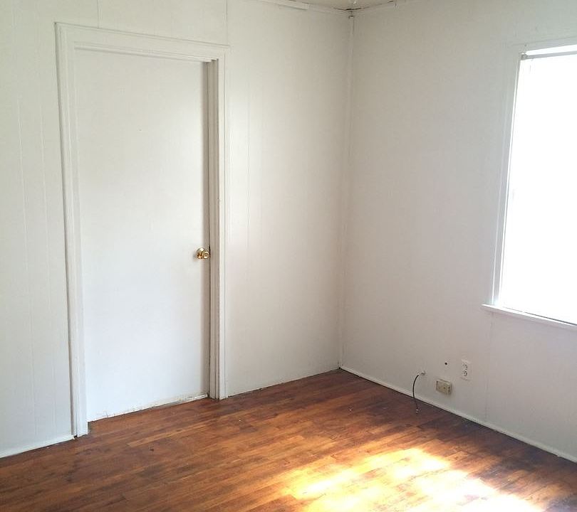 2nd image of 2726 Lakehurst Ave