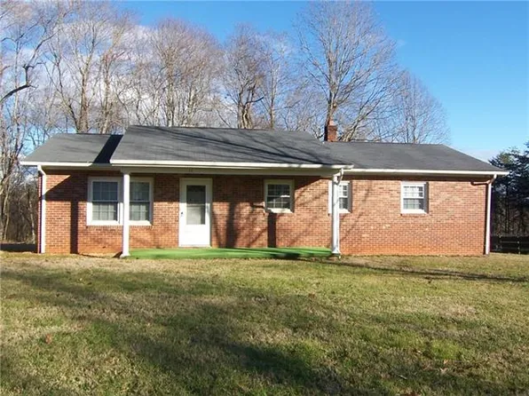 11 Finn St, Granite Falls, NC 28630