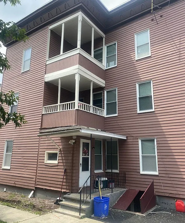 599 Rathbun St #1R