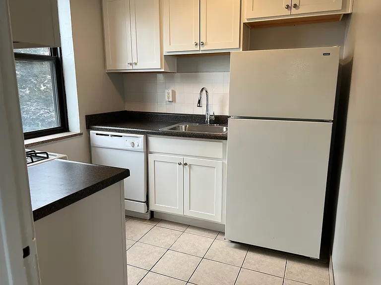 Royal Gardens Apartments — Photo 89