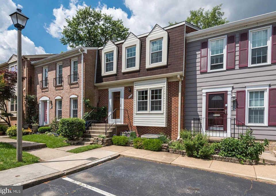 1st image of 1332 Chetworth Ct