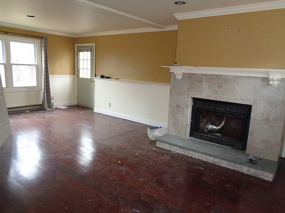 Additional Living Room