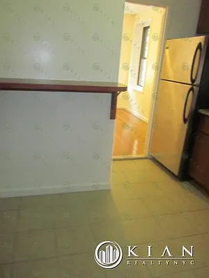 Rented by Kian Realty | media 10