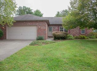 8999 Camelot Dr, Newburgh, IN 47630