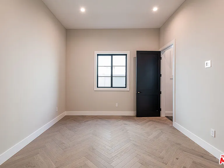 14752 Hartsook St — Photo 20