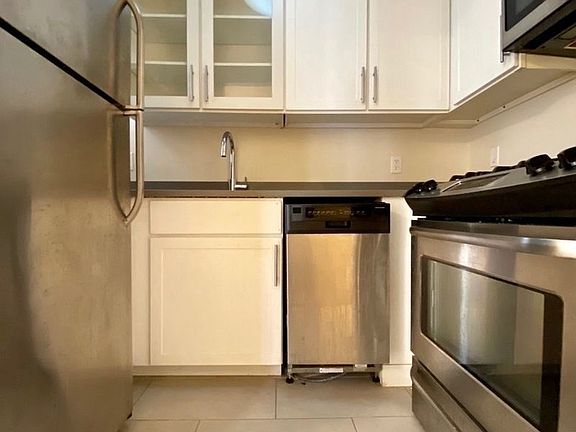 2nd image of 445 W 125th St #3E