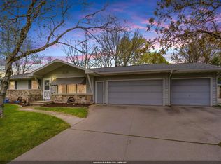 920 London St, Menasha, WI 54952