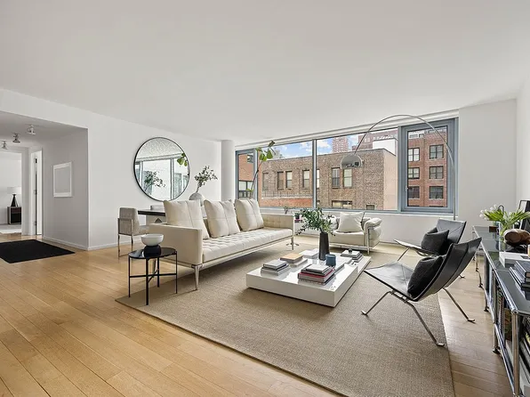 425 W 53rd St APT 604, New York, NY 10019