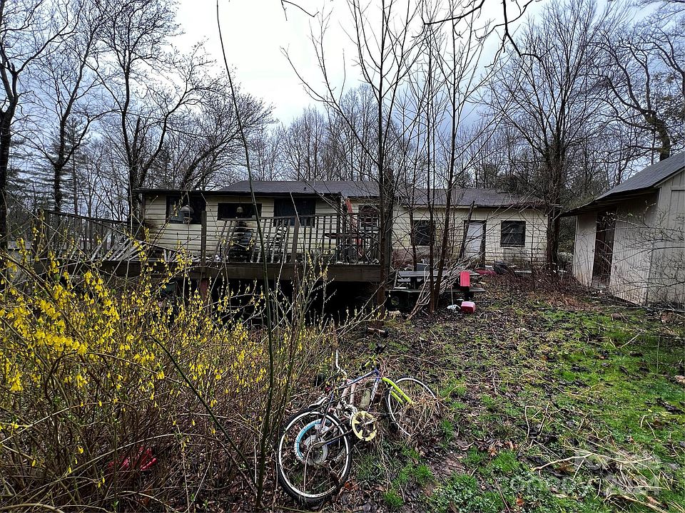 2nd image of 522 Brandon Rd