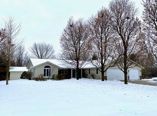 N75W16319 Colony Rd, Menomonee Falls, WI 53051