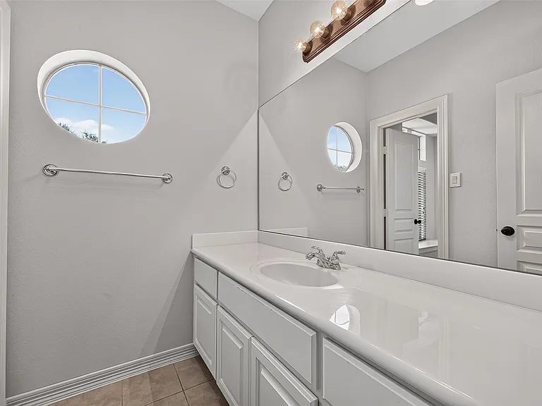 8602 Two Sisters Ct — Photo 28