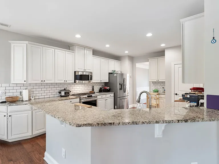 1156 Survada Ln — Photo 2