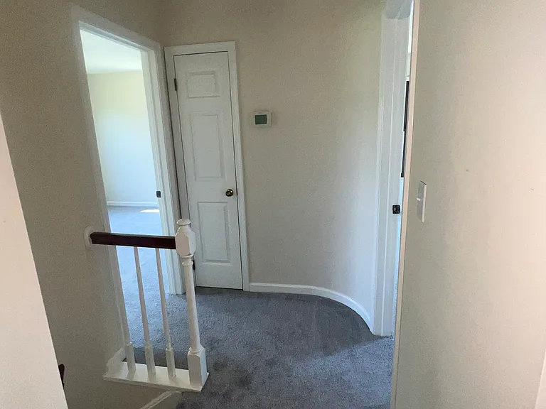 50 Carriage House Dr — Photo 7