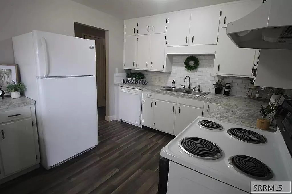 1555 Ponderosa — Photo 4