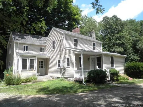 17 Washington Ave, Sandy Hook, CT 06482