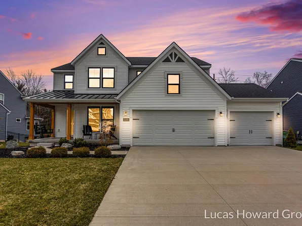 13255 Maple Leaf Dr, Nunica, MI 49448