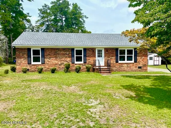 104 Clark Boulevard, Elizabethtown, NC 28337