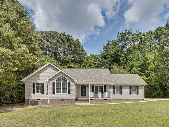 2317 Woodridge Dr, Asheboro, NC 27205