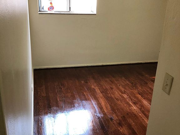 4th image of 11 Queen Ann Dr