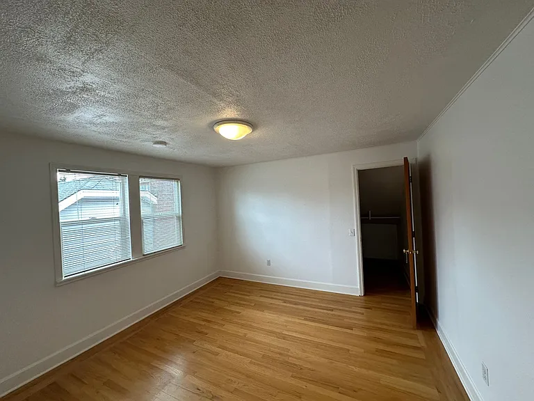 8203 Wallingford Ave N — Photo 29