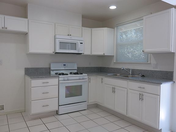 5th image of 795 N Los Robles Ave