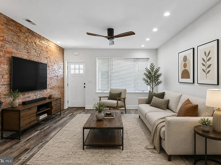 3156 Almond St — Photo 10