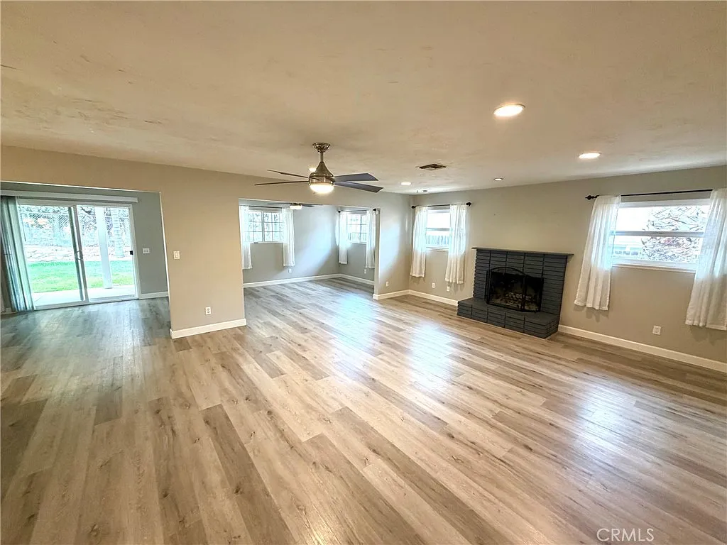 4 bed, 1925 sqft, $3,200 — Photo 3