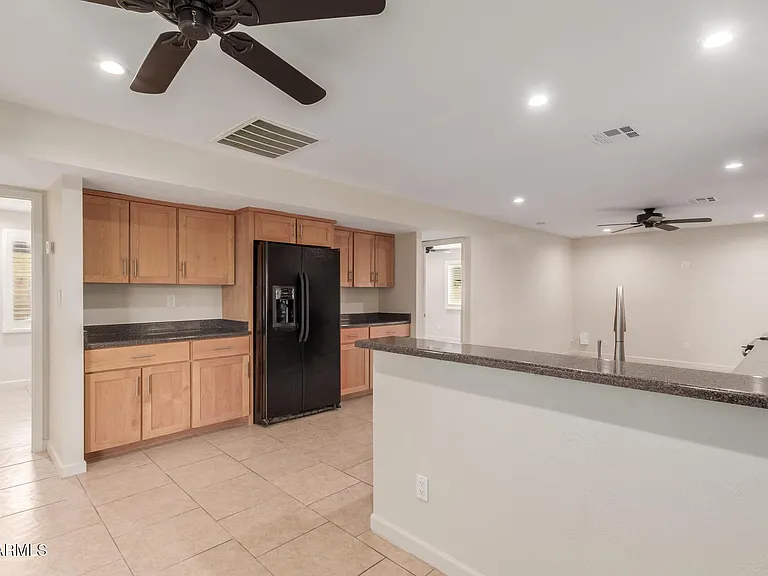1628 E Del Rio Dr — Photo 5