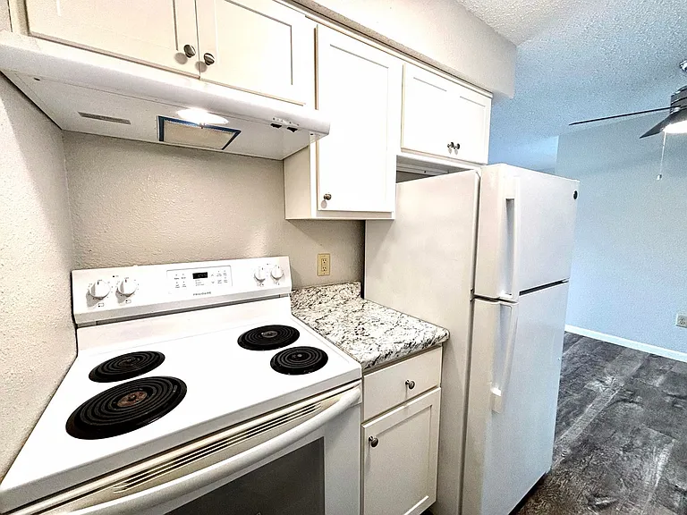 Breckenridge Davenport Apartments — Photo 56