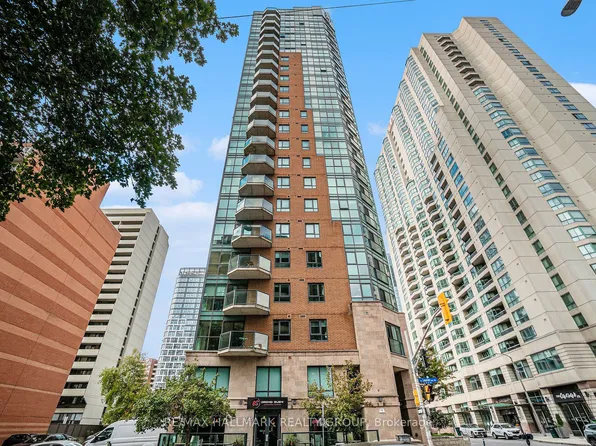 445 Laurier Ave W, Ottawa, ON