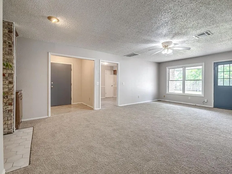 523 N Robin Way — Photo 8