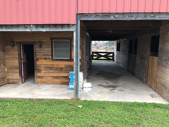 4 hose barn 
