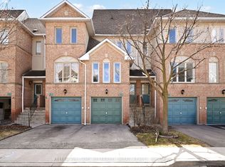 1050 Bristol Rd W #32, Mississauga, ON L5V 2E8