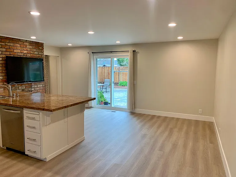 5540 Harwood Rd — Photo 12