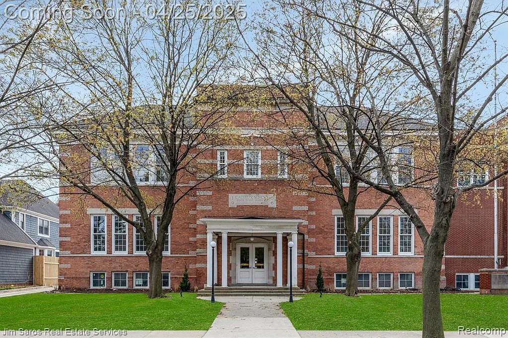 2 bed, 1000 sqft, $3,150 — Photo 1