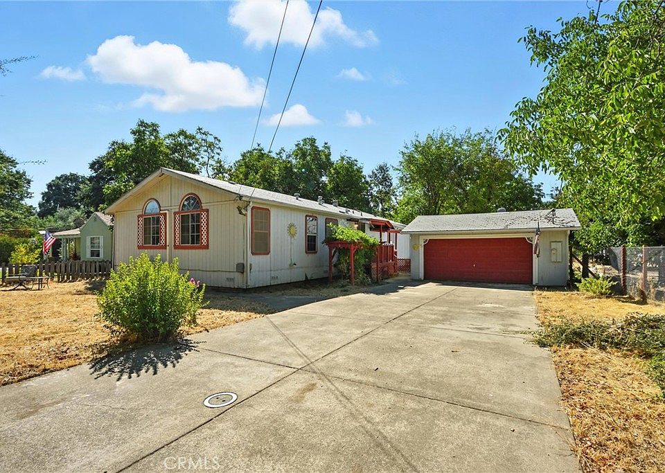 1st image of 551 Clover Dr