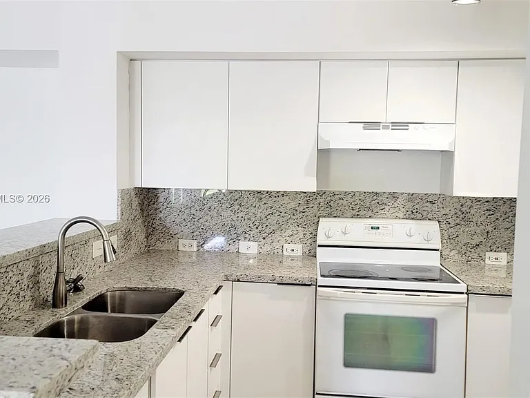 11155 SW 5th Pl #203 — Photo 7