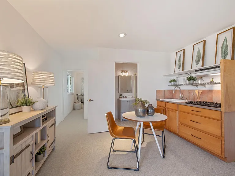 314 Joyce Way — Photo 40