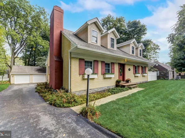 725 Polo Rd, Bryn Mawr, PA 19010