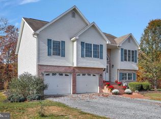 11 Justice Ct, Martinsburg, WV 25405