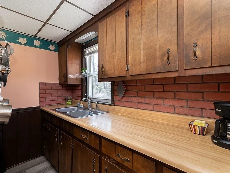 45 Thatcher St #1 — Photo 2
