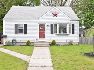 61 Greenpost Ln, Warwick, RI 02889