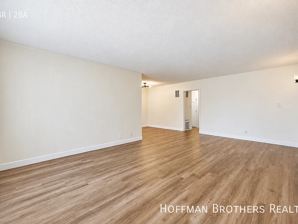 3933 Nicolet Ave #7