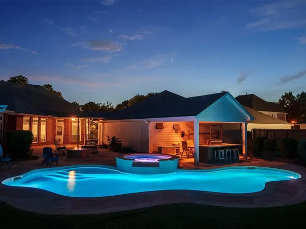 205 Trail Bend Ln, Friendswood, TX 77546