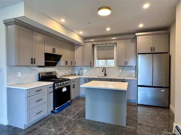(undisclosed Address), Fresh Meadows, NY 11365