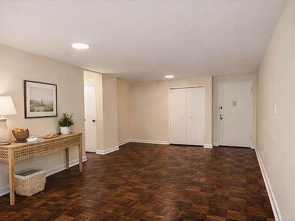3rd image of 150 Hawthorne St APT 2L