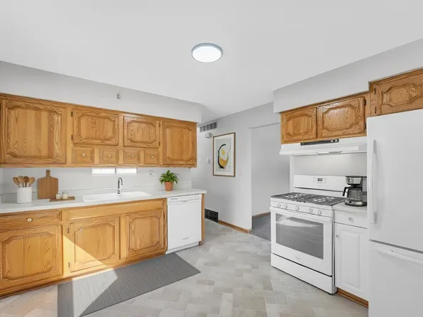 10419 West Fairmount AVENUE, Milwaukee, WI 53225