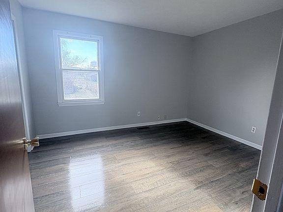 4th image of 105 Alice Dr #B-1